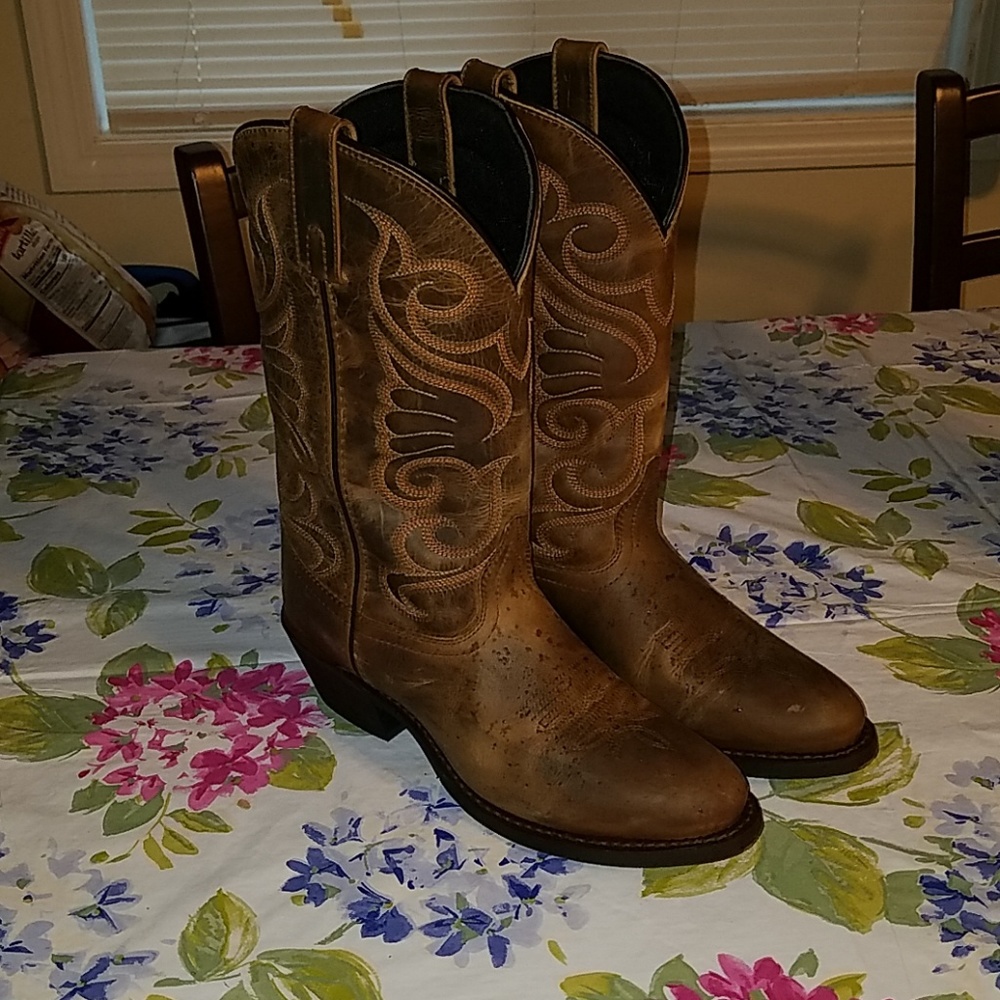 Laredo Light Brown Round Toe Cowgirl Boots